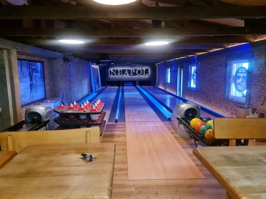 Bowling Martin Neapol Pub